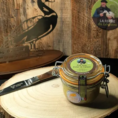 La Ferme du Lévezou : producteur de foie gras de canard et de veaux : vente de foie gras cru, foie gras mi-cuit, foie gras en conserve et vente de produits transformés de veau